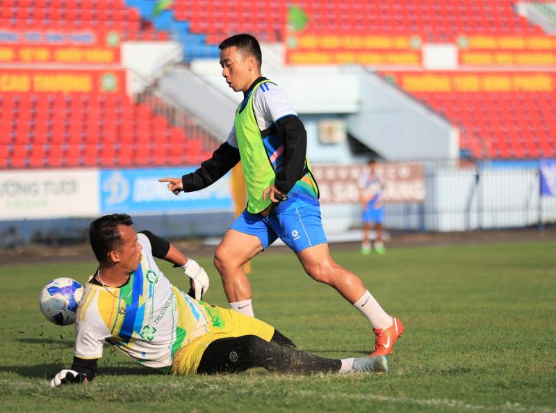Công Phượng ra mắt đối tác Brazil khủng bằng chiến thắng, quyết lên V-League!- Ảnh 2. Công Phượng ra mắt đối tác Brazil khủng bằng chiến thắng, quyết lên V-League!- Ảnh 2.
