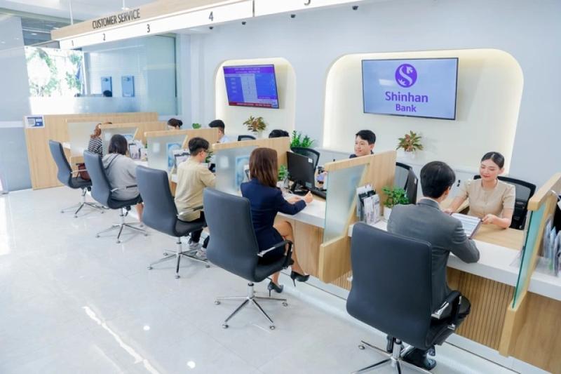Ngân hàng cho vay mua xe ô tô điện lãi suất 6,9%/năm - Ảnh 1.