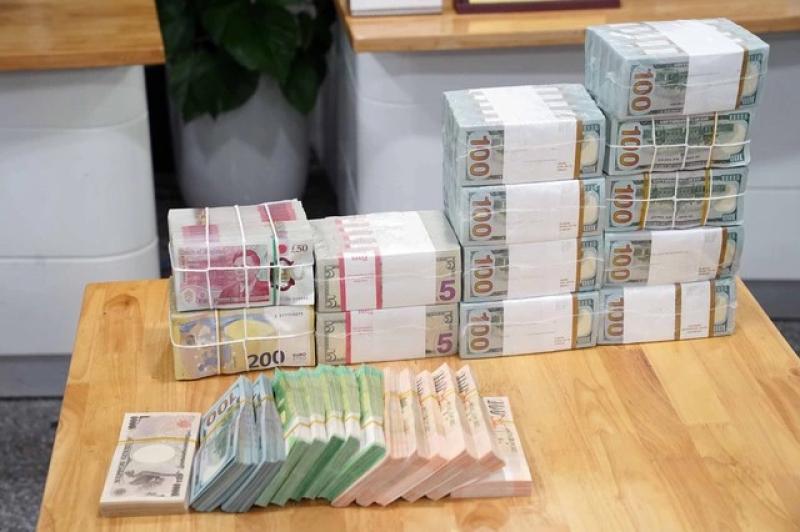 Giá USD hôm nay 4.8.2025: Đứng yên khi yen Nhật, bảng Anh tăng cao- Ảnh 1. Giá USD hôm nay 4.8.2025: Đứng yên khi yen Nhật, bảng Anh tăng cao- Ảnh 1.