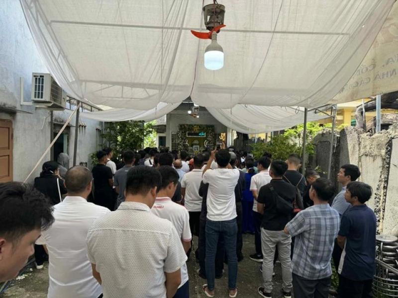 Tiễn đưa trọng tài Trần Đình Thịnh về nơi an nghỉ cuối cùng, Tổng thư ký VFF nói lời nghẹn ngào!- Ảnh 1. Tiễn đưa trọng tài Trần Đình Thịnh về nơi an nghỉ cuối cùng, Tổng thư ký VFF nói lời nghẹn ngào!- Ảnh 1.