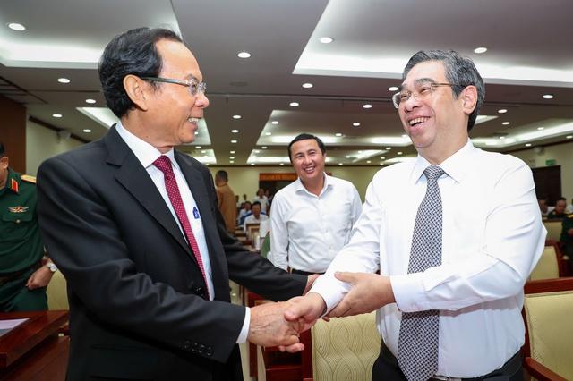 Ông Nguyễn Văn Nên xúc động: 'Tôi biết ơn sâu nặng đồng bào TP.HCM' - Ảnh 2.