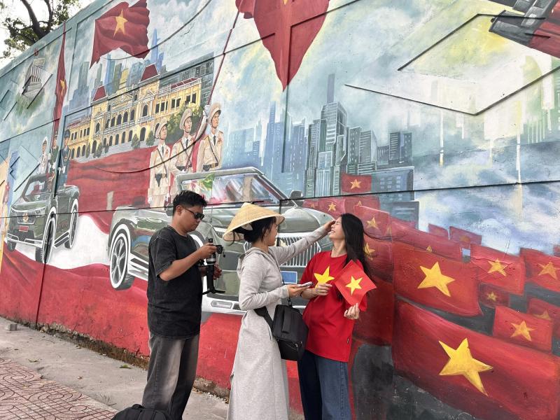 Xem 'diễu binh, diễu hành' ngay tại TP.HCM- Ảnh 6. Xem 'diễu binh, diễu hành' ngay tại TP.HCM- Ảnh 6.