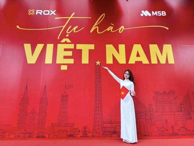 ROX Tower rực rỡ cờ hoa, lan tỏa tinh thần tự hào Việt Nam- Ảnh 4.