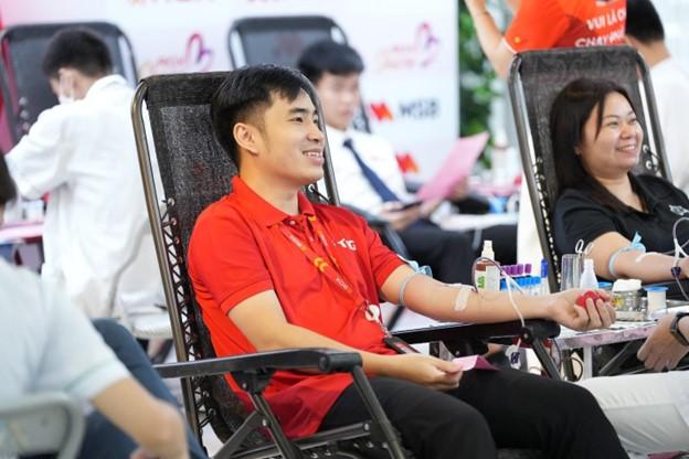 Giọt thương 2025: CBNV ROX Group chung tay hiến máu, lan tỏa giá trị sống đẹp - Ảnh 5.