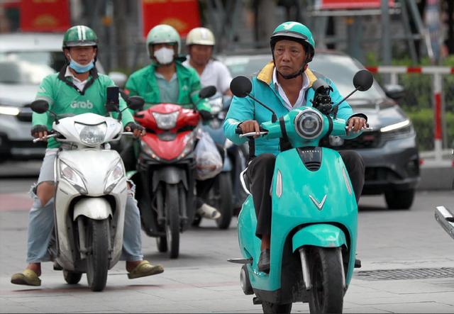 Người đi xe điện ở TP.HCM chú ý: CSGT đưa ra cảnh báo - Ảnh 1.