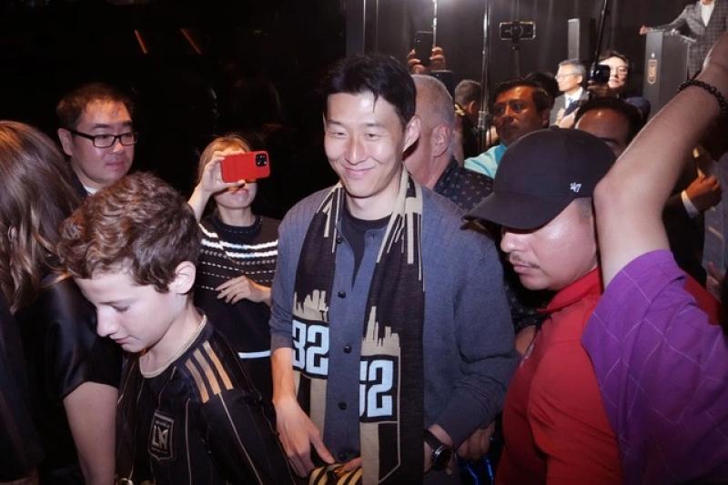 Son Heung-min nhận tin cực vui trước trận ra mắt, tạo hiệu ứng như Messi- Ảnh 1. Son Heung-min nhận tin cực vui trước trận ra mắt, tạo hiệu ứng như Messi- Ảnh 1.