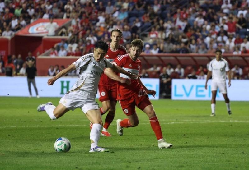 Son Heung-min có hành động bất ngờ ngày ra mắt, HLV Mascherano tiết lộ chấn thương của Messi- Ảnh 1. Son Heung-min có hành động bất ngờ ngày ra mắt, HLV Mascherano tiết lộ chấn thương của Messi- Ảnh 1.
