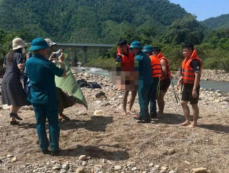 Đà Nẵng: Tắm suối Vũng Bọt lúc sáng sớm, 2 sinh viên đuối nước tử vong- Ảnh 1. Đà Nẵng: Tắm suối Vũng Bọt lúc sáng sớm, 2 sinh viên đuối nước tử vong- Ảnh 1.