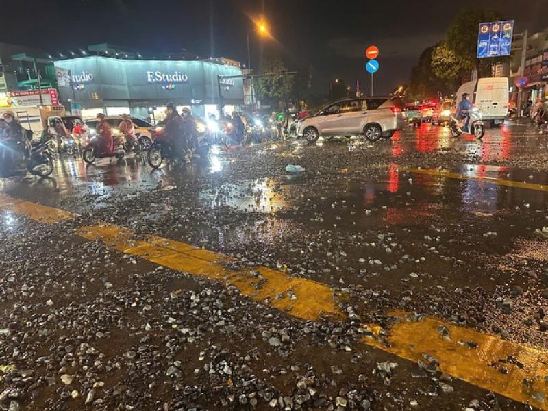 Hội tụ gió trên biển Lâm Đồng đến Đồng Tháp, thời tiết TP.HCM dự báo mưa lớn - Ảnh 2.
