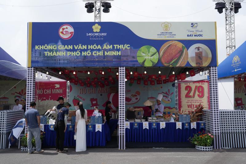 Tầm vóc siêu đô thị TP.HCM tại triển lãm thành tựu đất nước- Ảnh 8.