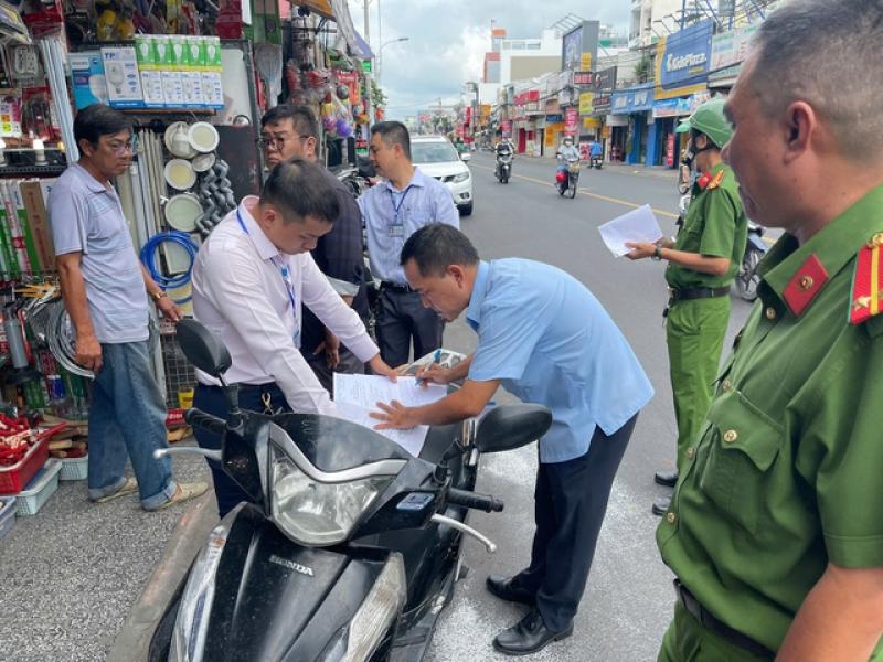 Bí thư phường đông dân ở TP.HCM kiến nghị giữ lại đội trật tự đô thị - Ảnh 2.