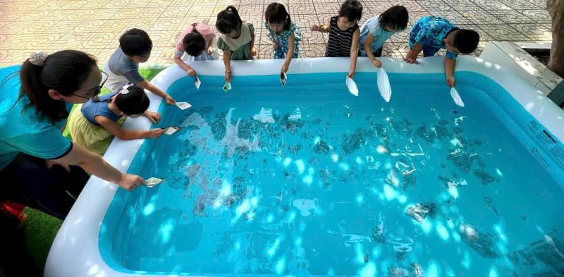 Có phải trẻ đến trường mầm non... toàn chơi? - Ảnh 12.