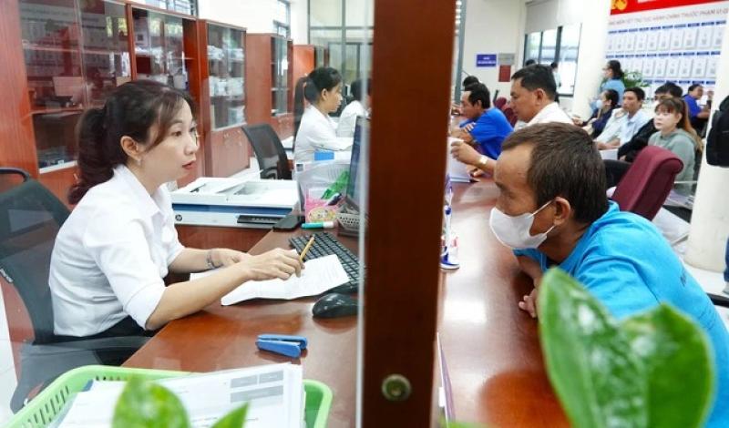Chủ tịch TP.HCM khảo sát trung tâm hành chính công phường Bà Rịa - Ảnh 2.