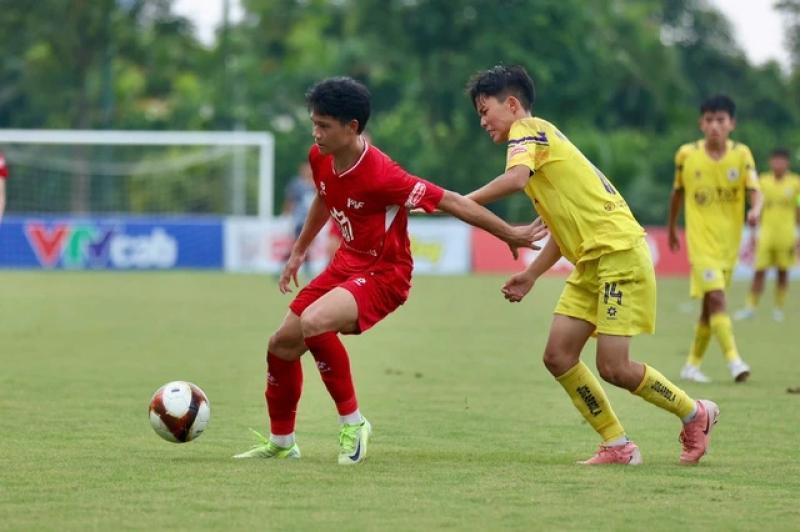 Thua vòng bảng, thắng chung kết: U.15 PVF bảo vệ thành công ngôi vương- Ảnh 1. Thua vòng bảng, thắng chung kết: U.15 PVF bảo vệ thành công ngôi vương- Ảnh 1.