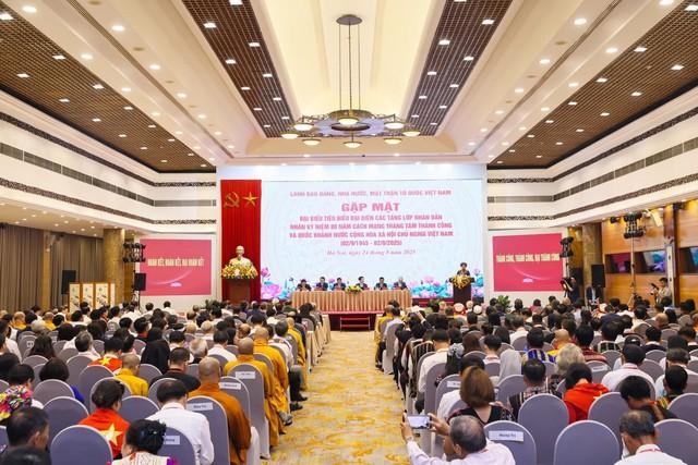 Doanh nhân Đỗ Quang Hiển được vinh danh thành tích xuất sắc đóng góp cho cộng đồng - Ảnh 2.