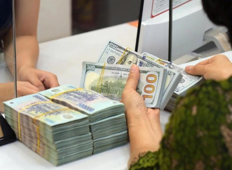 Giá USD hôm nay 9.8.2025: Ngân hàng tăng trở lại gần mức kỷ lục- Ảnh 1.