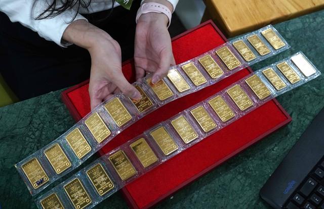 Giá vàng hôm nay 30.8.2025: Tăng kỷ lục, bỏ xa 130 triệu đồng- Ảnh 1.