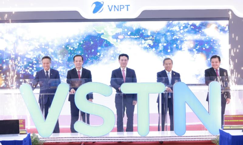 VNPT tiên phong làm chủ hạ tầng kết nối từ mặt đất đến không gian- Ảnh 1. VNPT tiên phong làm chủ hạ tầng kết nối từ mặt đất đến không gian- Ảnh 1.