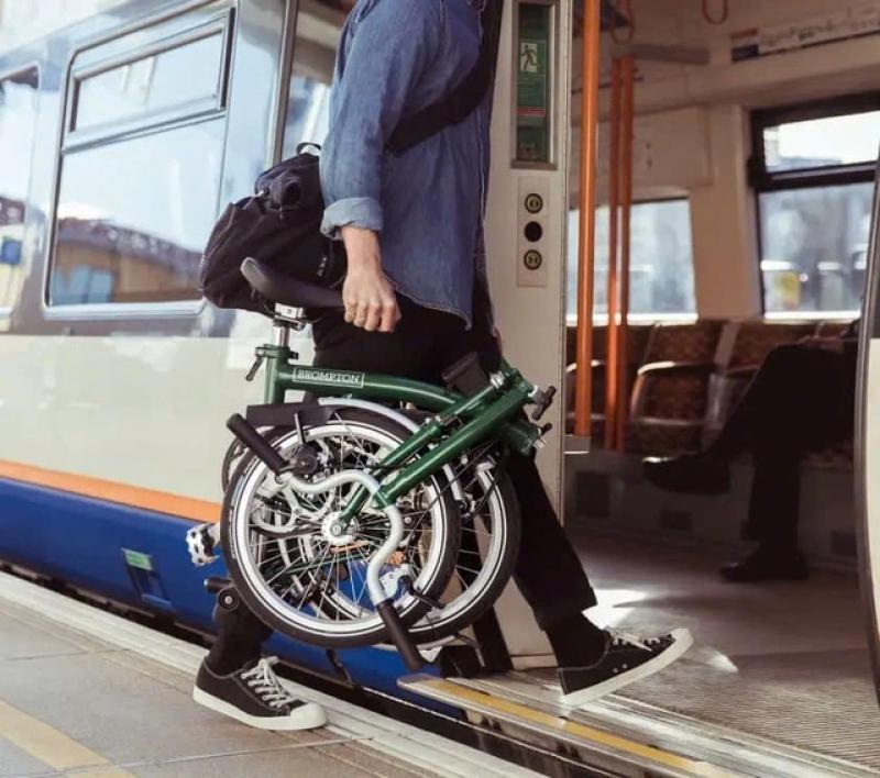 Từ hôm nay, người dân TP.HCM có thể mang xe đạp lên tàu metro - Ảnh 1.