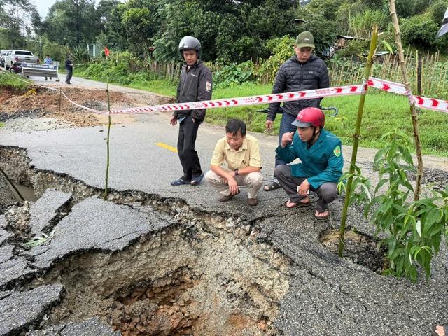 Đèo Lò Xo xuống cấp nặng, hiểm nguy rình rập người tham gia giao thông - Ảnh 6.