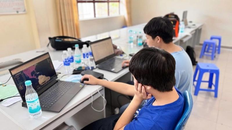 'Ngôi sao' tin học Lâm Đồng đạt huy chương bạc kỳ thi Olympic Tin học quốc tế- Ảnh 3. 'Ngôi sao' tin học Lâm Đồng đạt huy chương bạc kỳ thi Olympic Tin học quốc tế- Ảnh 3.