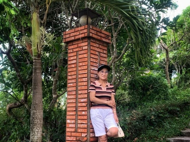 Phản cảm những dòng chữ viết bậy trên trụ cổng đường lên Tháp Nhạn- Ảnh 3.