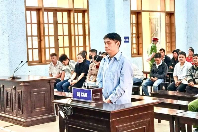 Cựu phó giám đốc ngân hàng lĩnh án 25 năm tù - Ảnh 1.