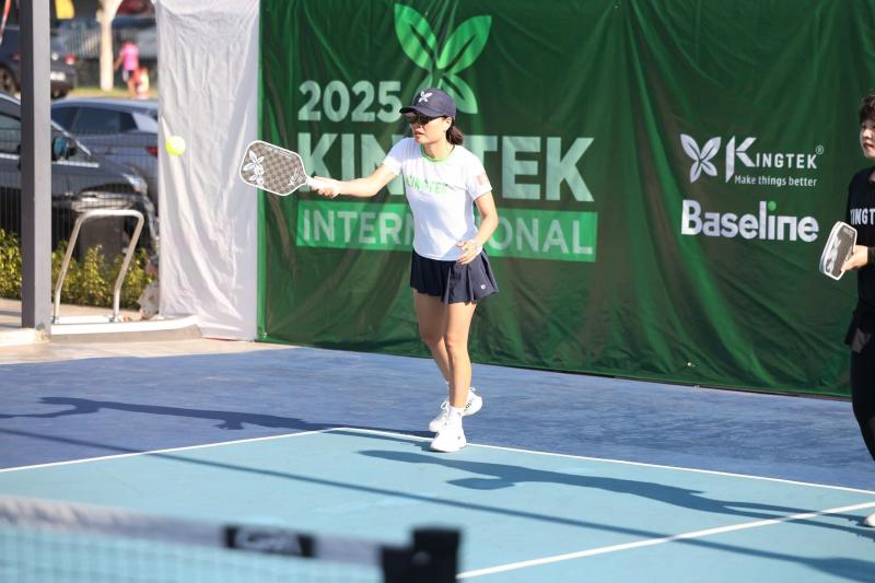 Các tay vợt Việt Nam gây sốt ở giải pickleball Kingtek International 2025- Ảnh 1.