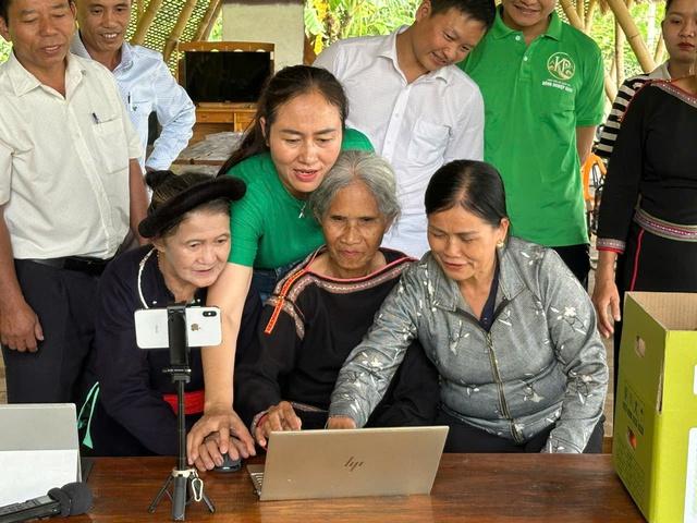 Nữ bí thư xã livestream bán sầu riêng giúp dân: 'Không bán hàng để làm giàu'- Ảnh 4.
