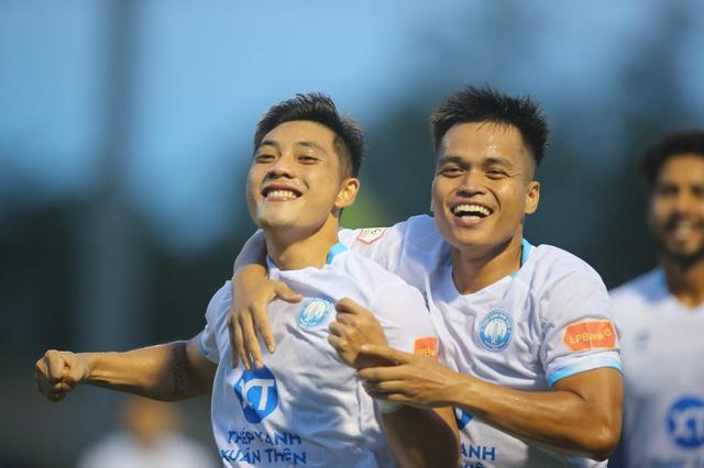SLNA tạo cú sốc cực lớn, thắng ngược ngoạn mục ĐKVĐ Nam Định: Bất ngờ V-League là đây!- Ảnh 1.