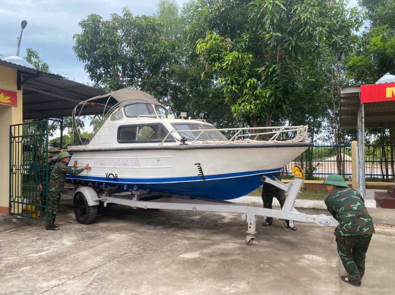 Quân đội Quảng Trị dốc sức ứng phó bão số 5, đảm bảo tính mạng, tài sản nhân dân- Ảnh 7.