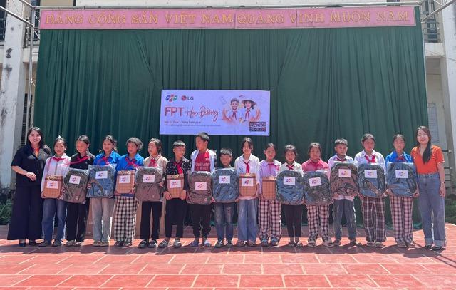FPT cùng LG kiến tạo 'lớp học thông minh' cho 80 trường khó khăn trên toàn quốc - Ảnh 3.