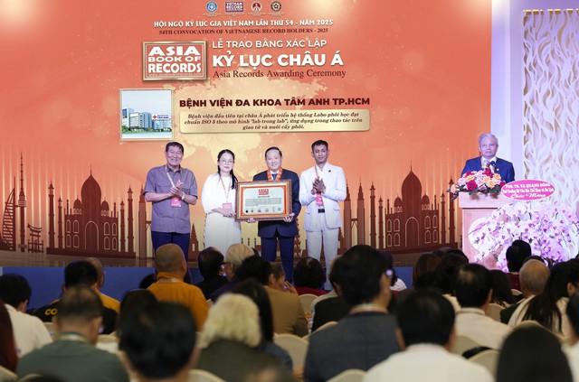 Labo phôi học thụ tinh ống nghiệm của Việt Nam được vinh danh Kỷ lục châu Á- Ảnh 1.