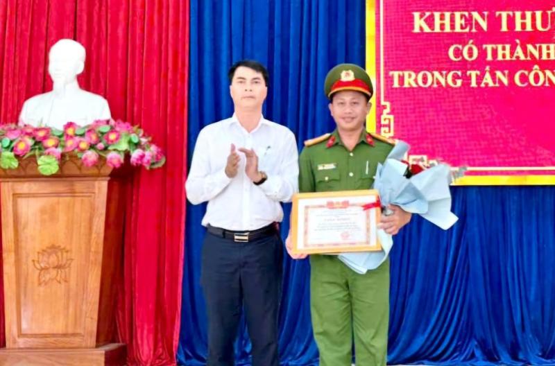 Đà Nẵng: Đôi tình nhân biến phòng trọ thành điểm tập kết ma túy - Ảnh 1.
