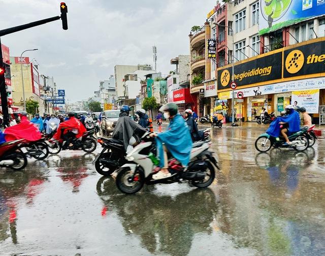 Thời tiết TP.HCM và Nam bộ tuần tới mưa lớn kéo dài- Ảnh 1.
