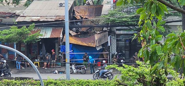 Cháy nhà cụ ông tử vong: Hàng xóm xót xa vì không cứu được nạn nhân - Ảnh 3.