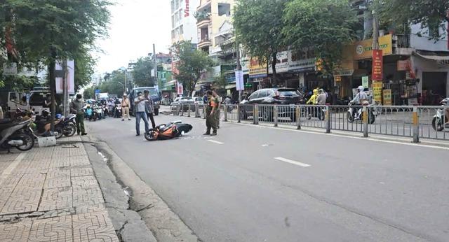 Tông xe liên hoàn trên đường Trường Chinh, nhiều người bị thương- Ảnh 3.