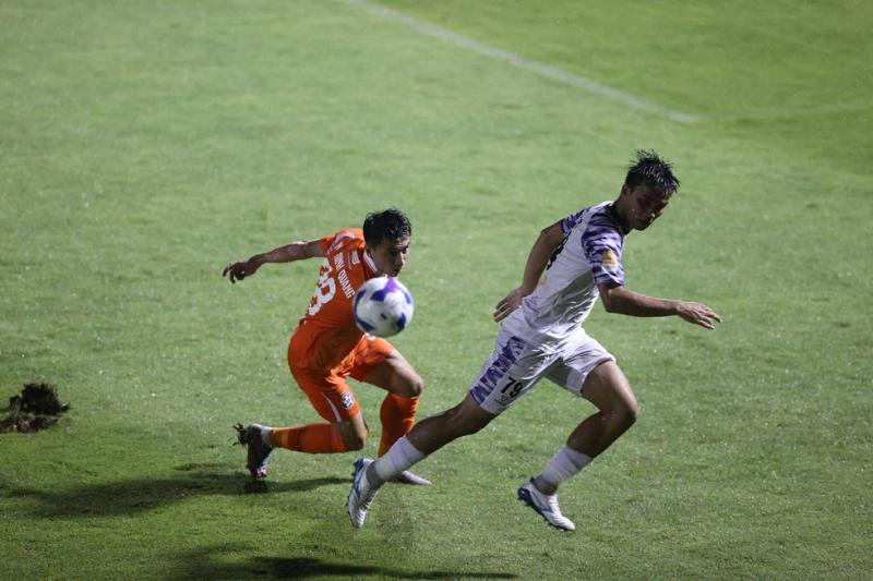Sao U.23 Việt Nam Lê Viktor thành ‘gà son’, kiến tạo phút 90+7: Hà Tĩnh thắng nhọc Quảng Ninh- Ảnh 5.