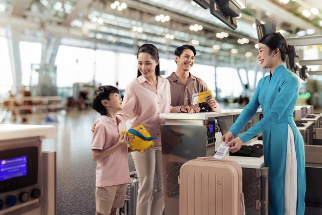 Mở bán trước 6 tháng, giá vé máy bay tết vẫn cao hơn năm trước- Ảnh 1.