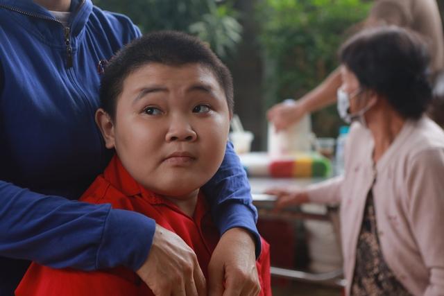TP.HCM nghĩa tình: Người phụ nữ 'sống lại' bằng bếp cơm thiện nguyện- Ảnh 3.