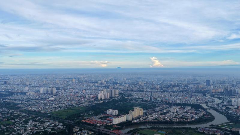 Sáng nay, từ TP.HCM nhìn thấy núi Bà Đen ở Tây Ninh: Ngắm khoảnh khắc thú vị - Ảnh 9.