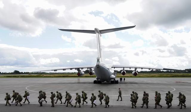 Nga, Belarus tập trận quân sự sát sườn NATO - Ảnh 1.