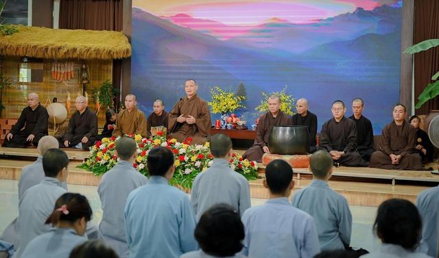 Vu lan 2025: Mạng xã hội có làm chữ hiếu phai nhạt? - Ảnh 1.
