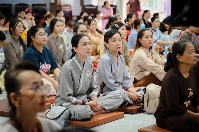 Vu lan 2025: Mạng xã hội có làm chữ hiếu phai nhạt? - Ảnh 3.
