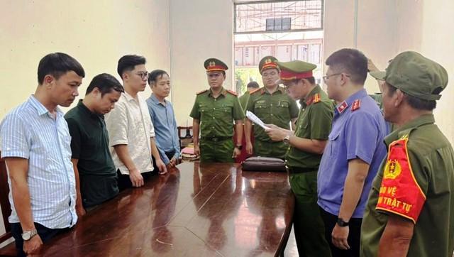 Vụ đấu giá mỏ cát tăng 306 lần: Khởi tố tổng giám đốc cùng 5 thuộc cấp - Ảnh 1.