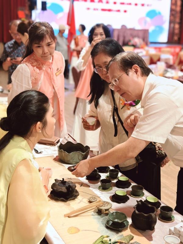Kết nghĩa Hội trà Tùng Lĩnh Nam Đầu: Đưa văn hóa trà Việt đến bạn bè quốc tế- Ảnh 8.