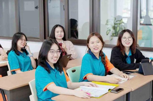 Dạy học bằng tiếng Anh ngày càng mở rộng trong trường ĐH - Ảnh 1.