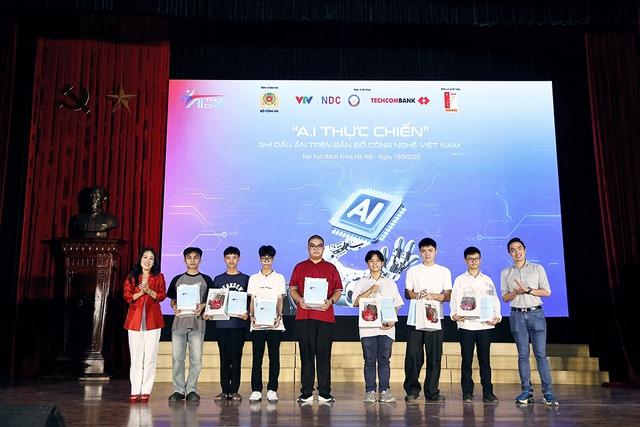 Gần 4.000 sinh viên tham gia Unitour ‘A.I thực chiến’, Đh Bách khoa bùng nổ đăng ký- Ảnh 2.