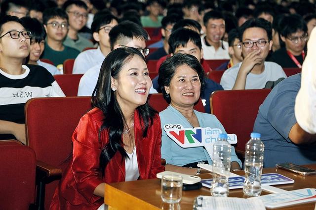 Gần 4.000 sinh viên tham gia Unitour ‘A.I thực chiến’, Đh Bách khoa bùng nổ đăng ký- Ảnh 3.