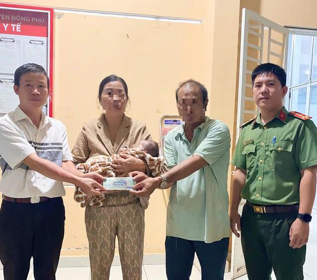 Đồng Nai: 2 mẹ con đoàn tụ với gia đình sau gần 1 năm 'mất tích'- Ảnh 2.